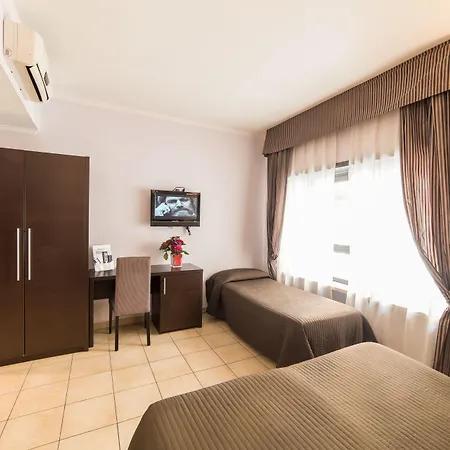 Seven Kings Relais 3* روما