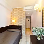 Seven Kings Relais בית הארחה